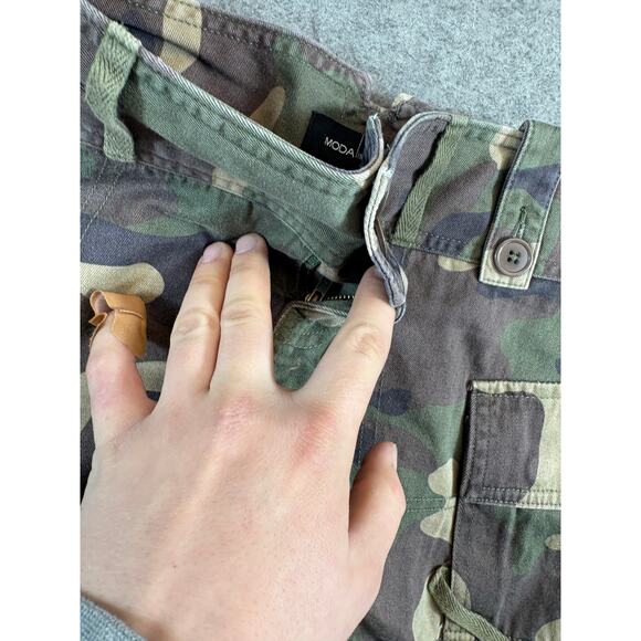 Moda International Camo Cargo Mini Skirt Womens Size 4 Brown Green Raw Hem - Picture 5 of 6